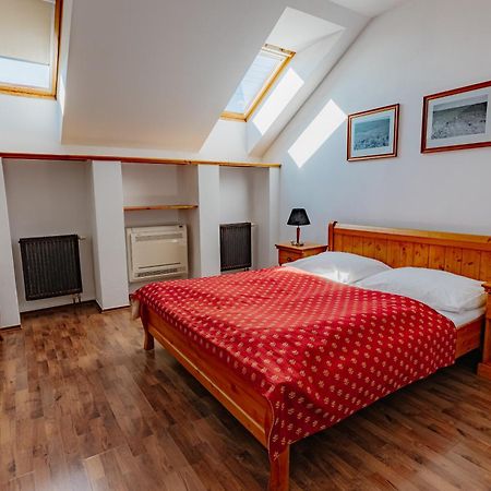 Chateau Krakovany Ngoại thất bức ảnh