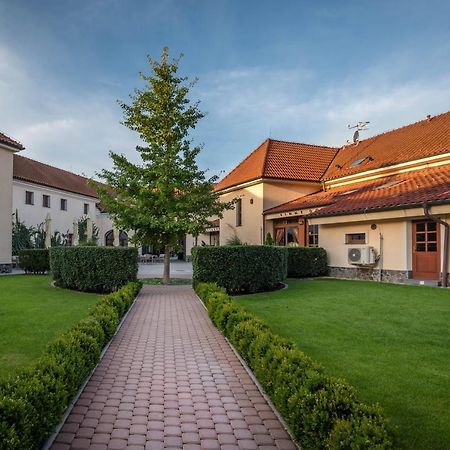 Chateau Krakovany Ngoại thất bức ảnh
