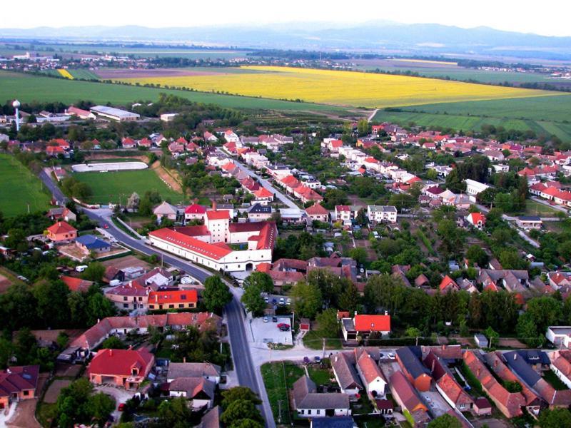 Chateau Krakovany Ngoại thất bức ảnh