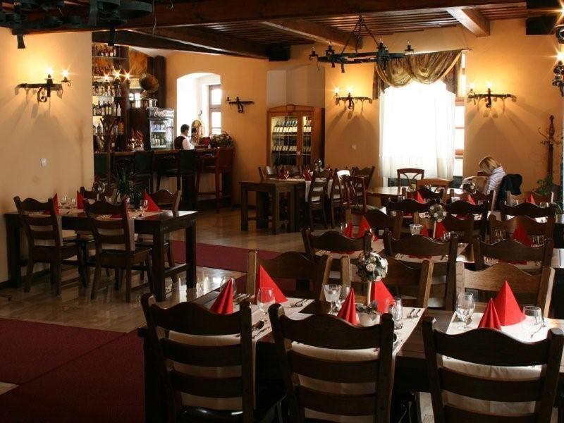 Chateau Krakovany Ngoại thất bức ảnh