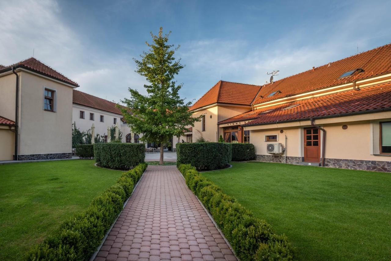Chateau Krakovany Ngoại thất bức ảnh