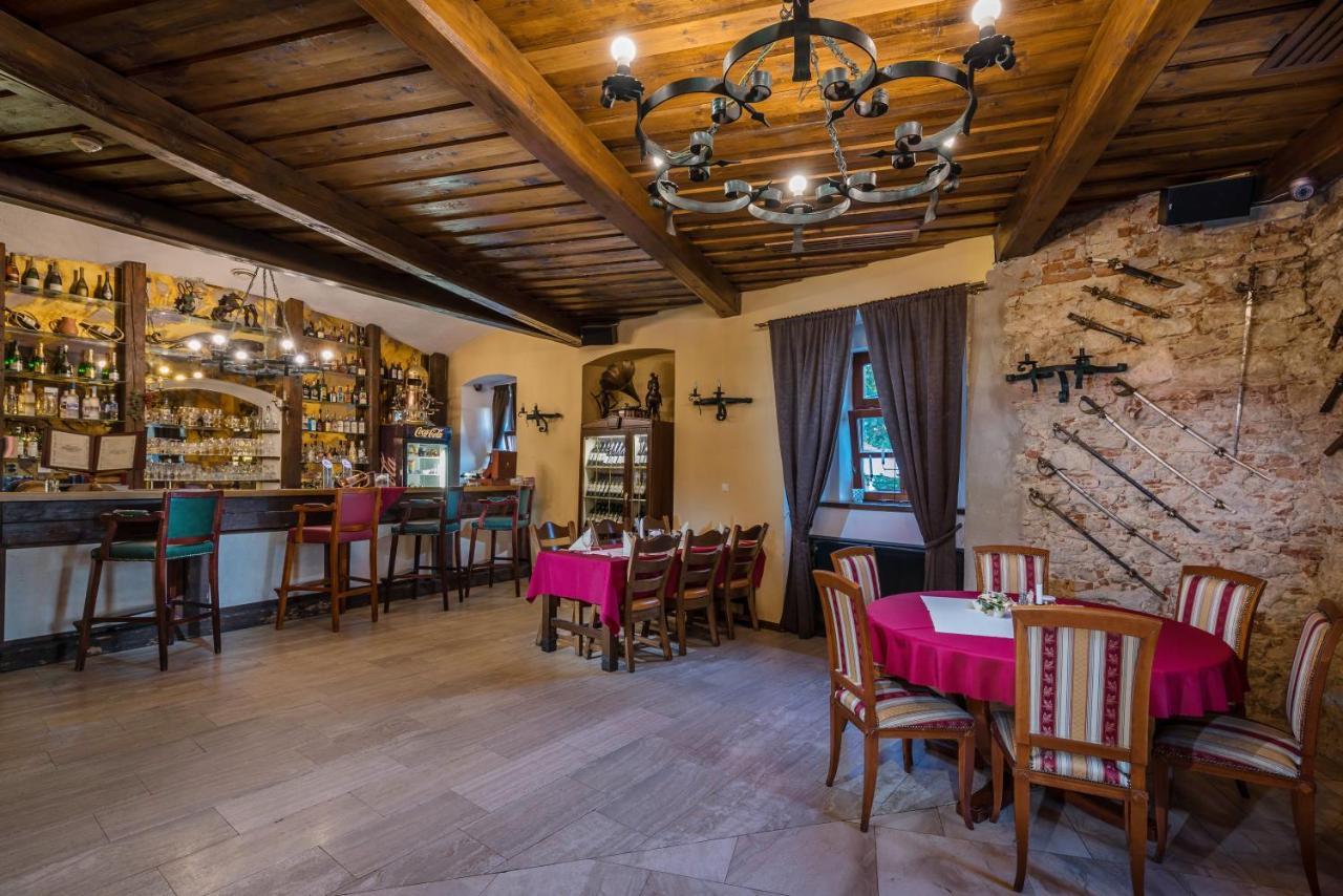 Chateau Krakovany Ngoại thất bức ảnh