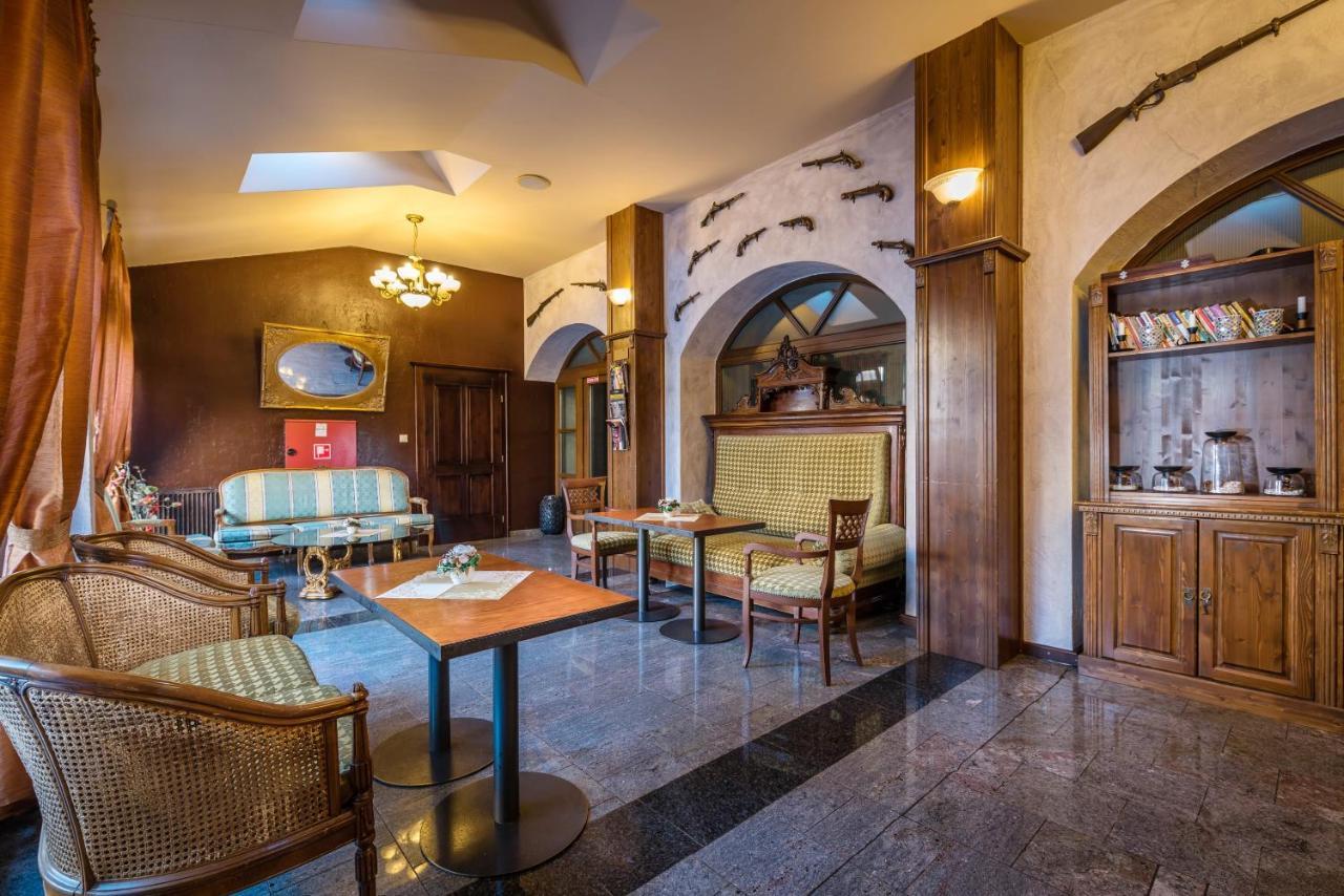 Chateau Krakovany Ngoại thất bức ảnh
