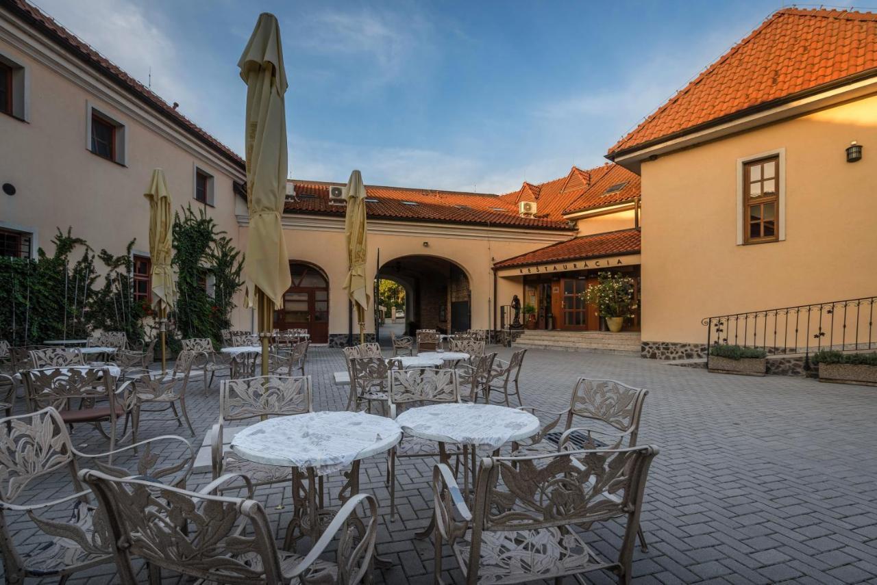 Chateau Krakovany Ngoại thất bức ảnh