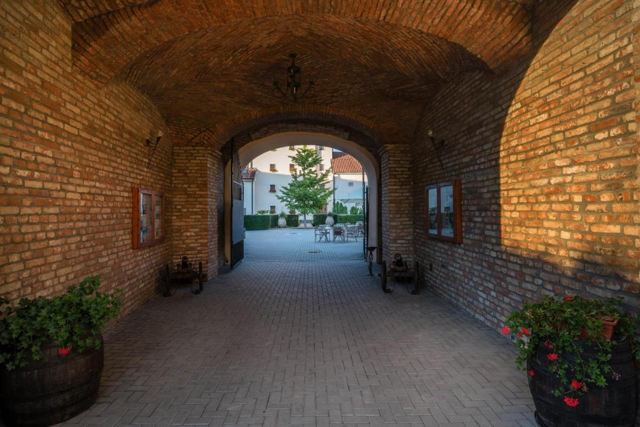 Chateau Krakovany Ngoại thất bức ảnh